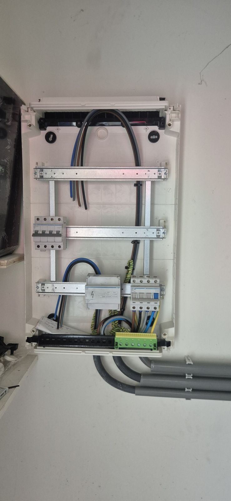 Uitbreiding van de meterkast voor de batterij
