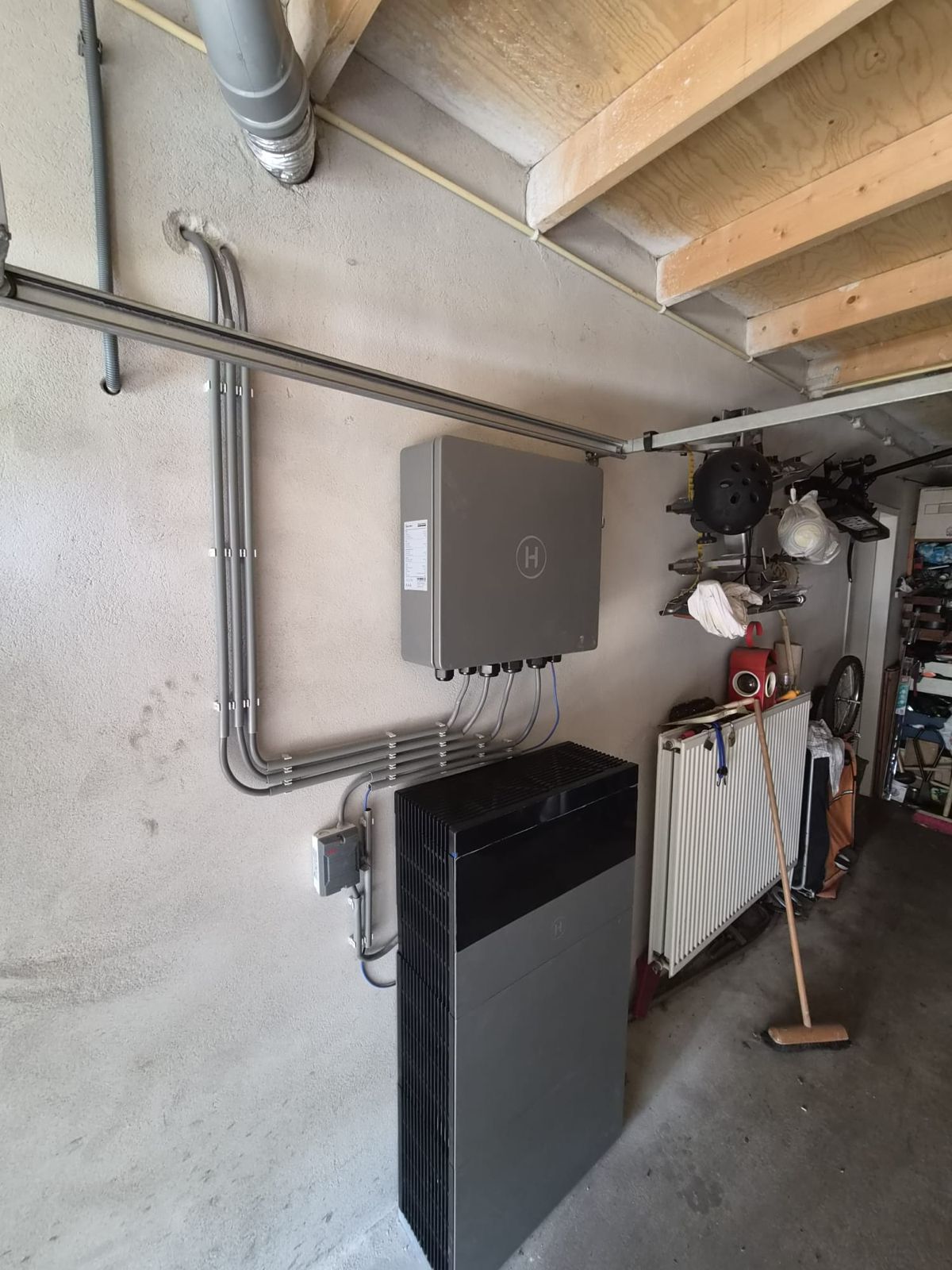 Overzicht van de installatie in de garage